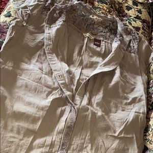 Short sleeve button up